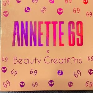 Annette 69 Eyeshadow Palette